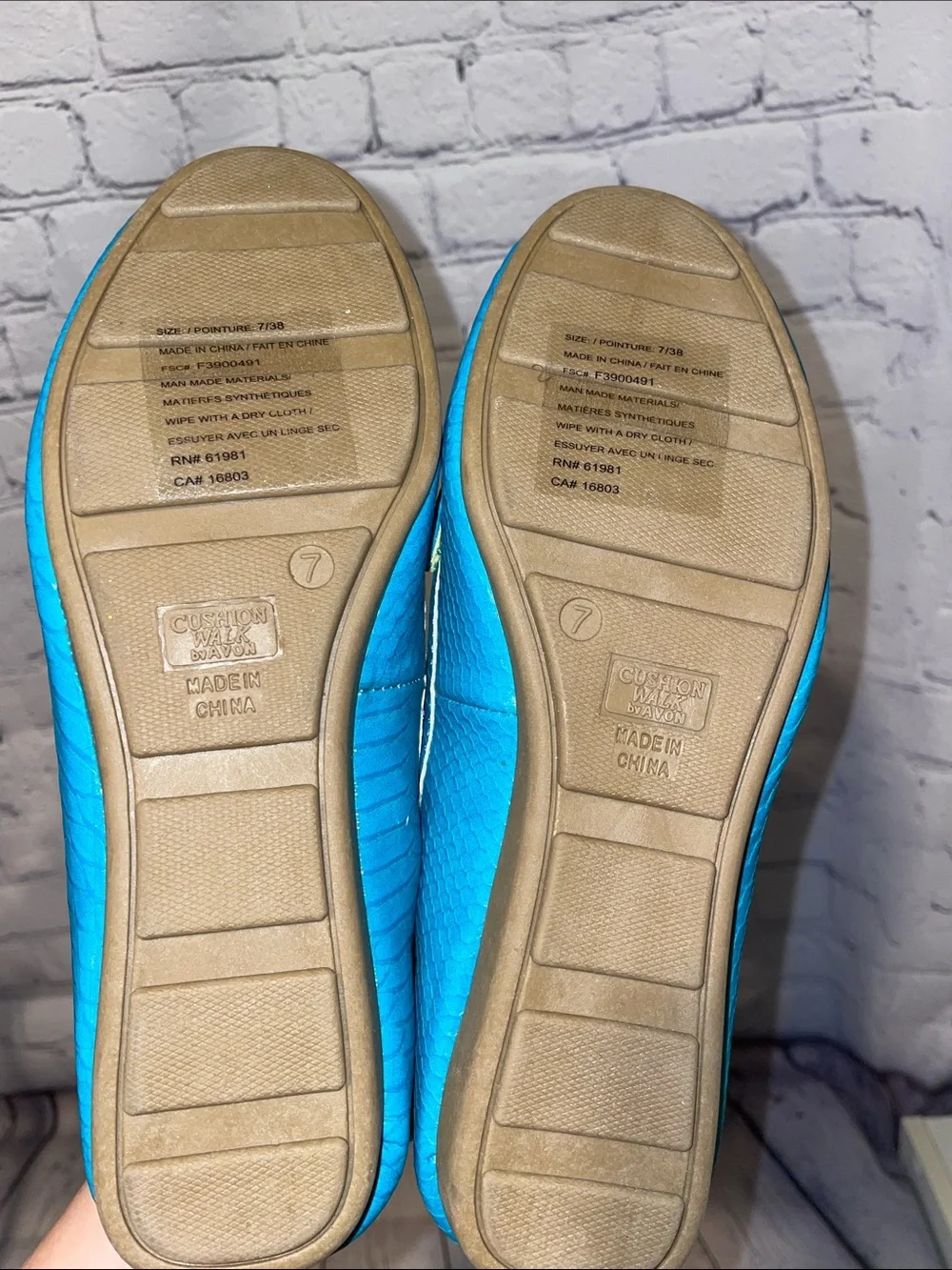 Avon Cushion Walk Turquoise Blue Women's Loafers Like New! Sz7
